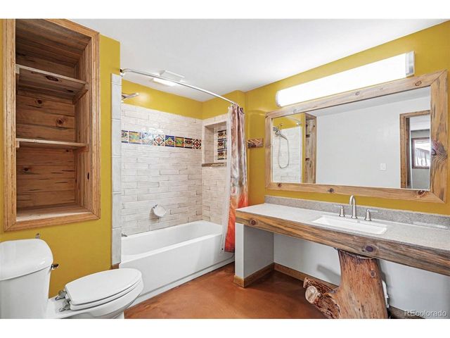 4292 W Pondview Dr, Littleton, CO 80123