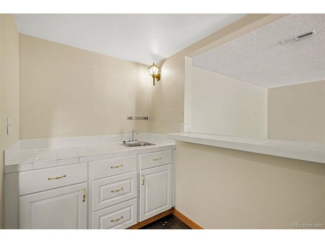 4292 W Pondview Dr, Littleton, CO 80123