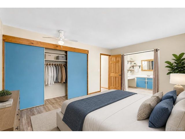 4292 W Pondview Dr, Littleton, CO 80123