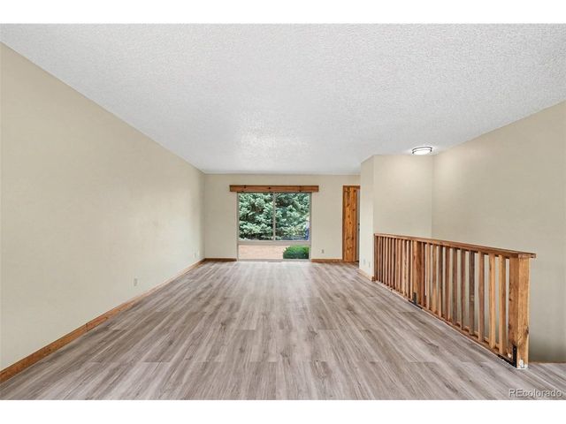 4292 W Pondview Dr, Littleton, CO 80123