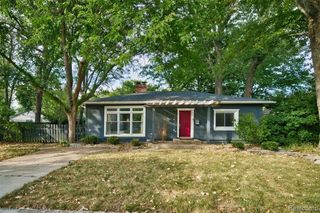 21737 Roslyn Road, Harper Woods, MI 48225