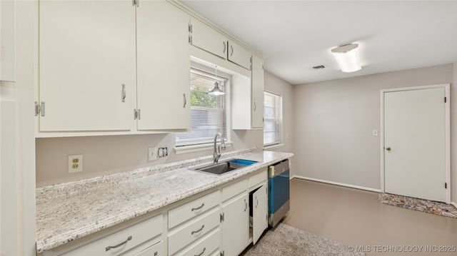 4944 Cornell Drive, Bartlesville, OK 74006