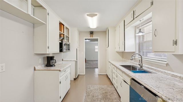 4944 Cornell Drive, Bartlesville, OK 74006