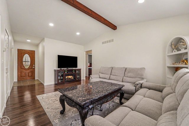 17652 Millstone Drive, Macomb, MI 48044