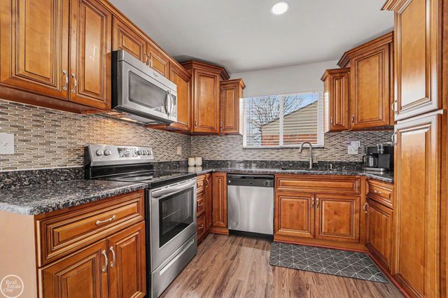 17652 Millstone Drive, Macomb, MI 48044