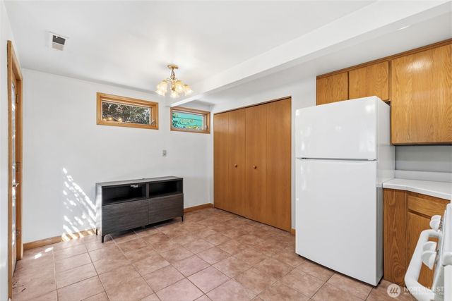 346 N 102nd Street, Seattle, WA 98133