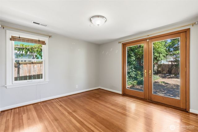 346 N 102nd Street, Seattle, WA 98133