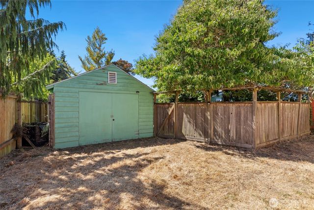 346 N 102nd Street, Seattle, WA 98133