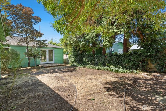 346 N 102nd Street, Seattle, WA 98133