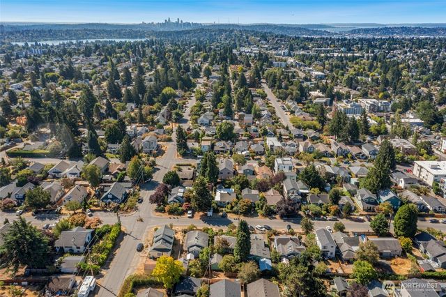 346 N 102nd Street, Seattle, WA 98133