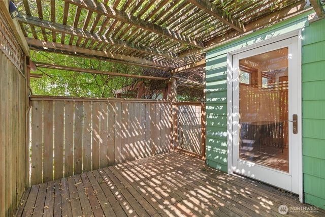 346 N 102nd Street, Seattle, WA 98133