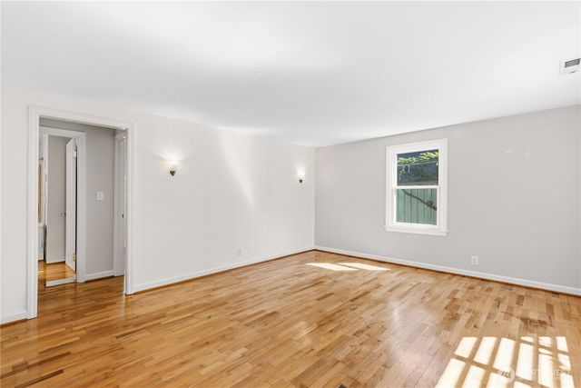 346 N 102nd Street, Seattle, WA 98133