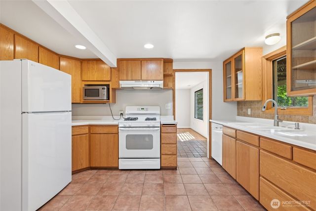 346 N 102nd Street, Seattle, WA 98133