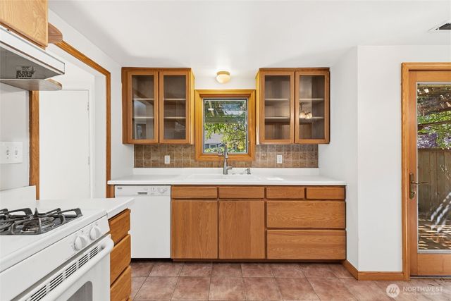 346 N 102nd Street, Seattle, WA 98133