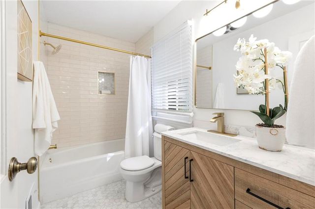2373 Oxbow Circle, Stone Mountain, GA 30087