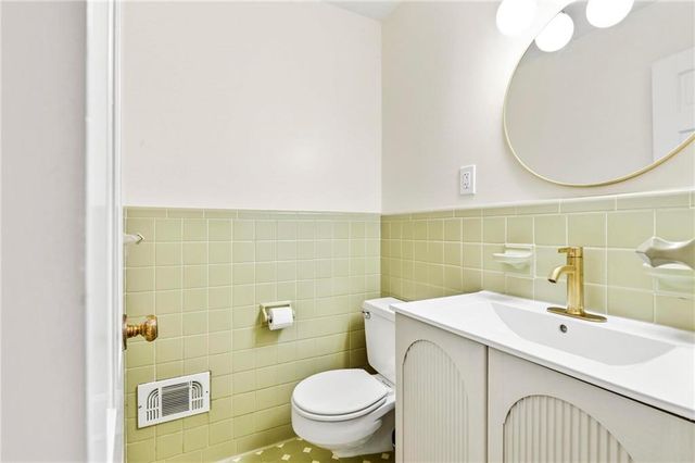 2373 Oxbow Circle, Stone Mountain, GA 30087