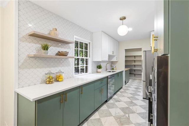 2373 Oxbow Circle, Stone Mountain, GA 30087