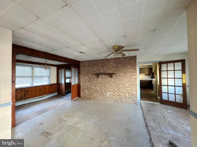 251 N COLUMBIA ST, Tamaqua, PA 18252