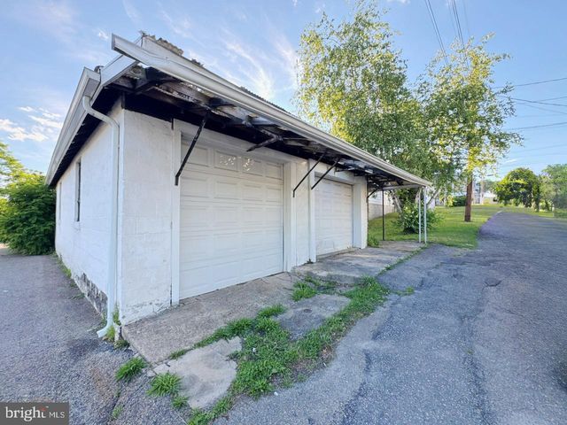 251 N COLUMBIA ST, Tamaqua, PA 18252