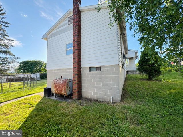 251 N COLUMBIA ST, Tamaqua, PA 18252