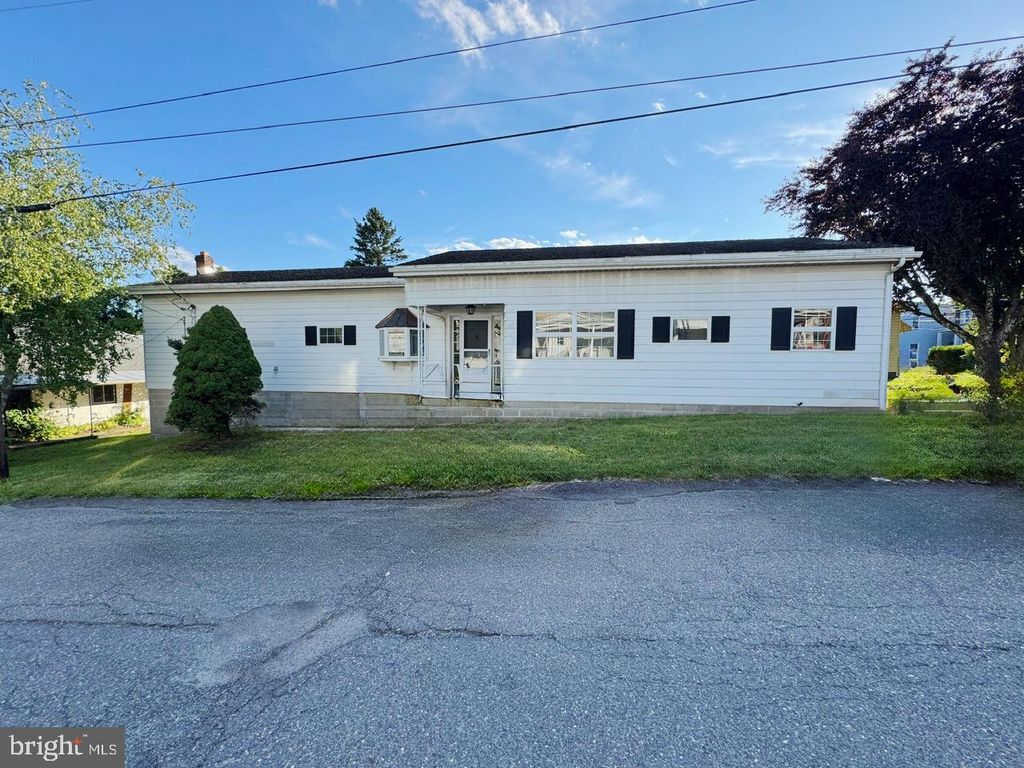 251 N COLUMBIA ST, Tamaqua, PA 18252