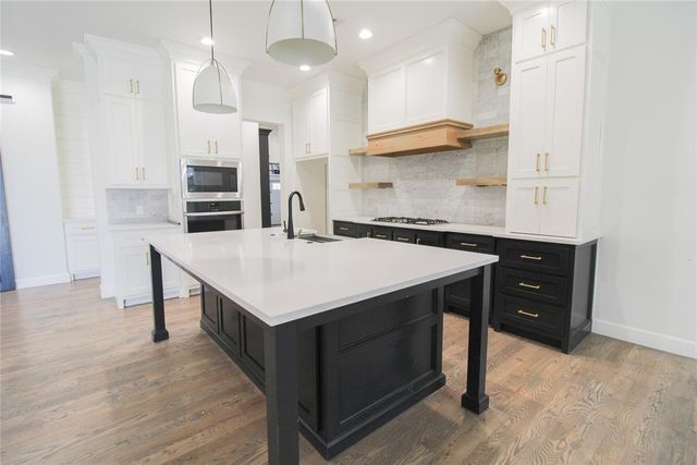 405 Braxton Way, Yukon, OK 73099