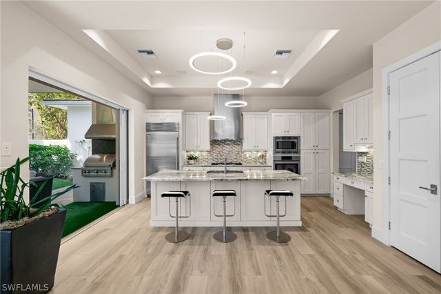 9172 Mercato LN, Naples, FL 34108