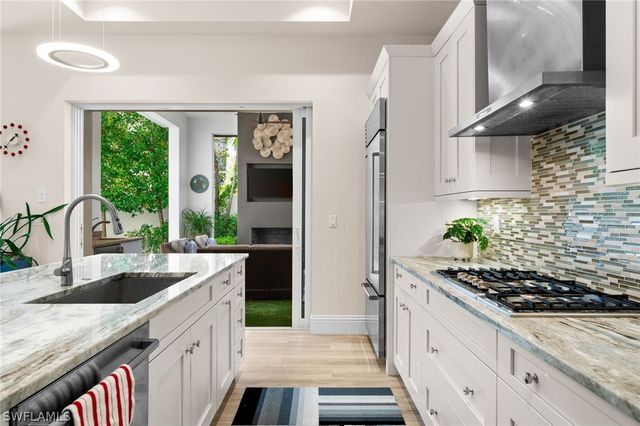 9172 Mercato LN, Naples, FL 34108