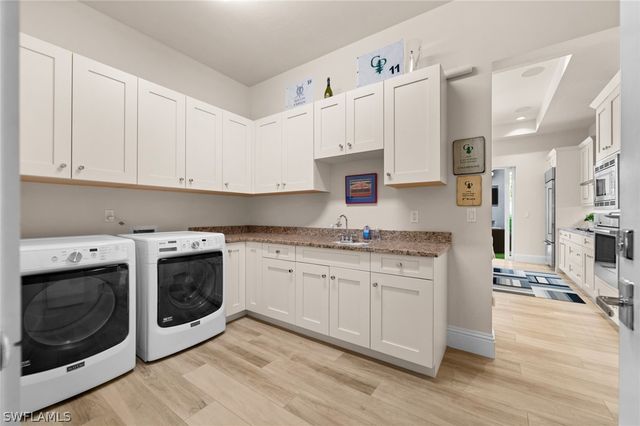 9172 Mercato LN, Naples, FL 34108