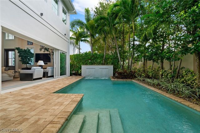 9172 Mercato LN, Naples, FL 34108