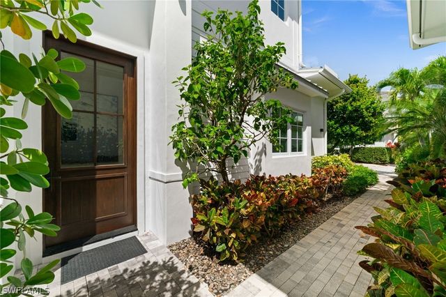 9172 Mercato LN, Naples, FL 34108