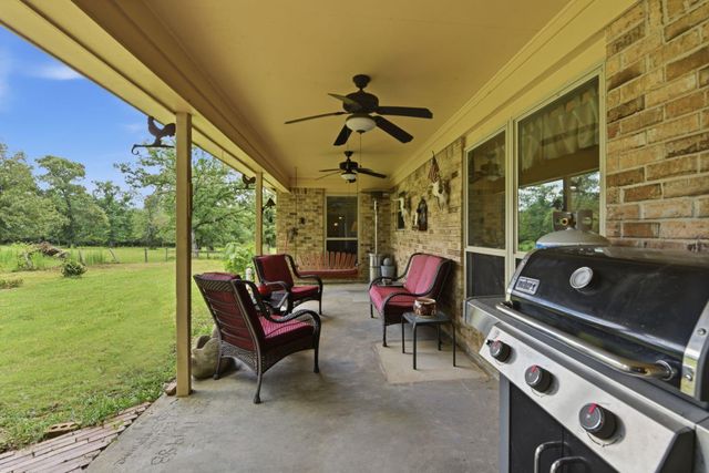 280 Mcgehee Road, Willis, TX 77378