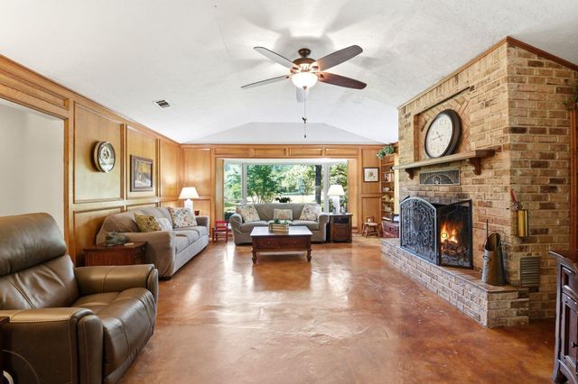 280 Mcgehee Road, Willis, TX 77378