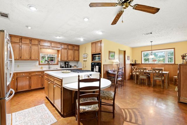 280 Mcgehee Road, Willis, TX 77378