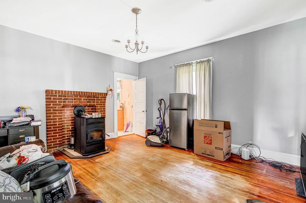 508 CHAPMAN ST, Ashland, VA 23005