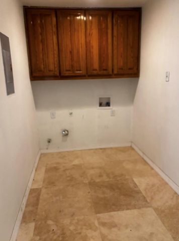 302 Meadow Creek DR, Pflugerville, TX 78660