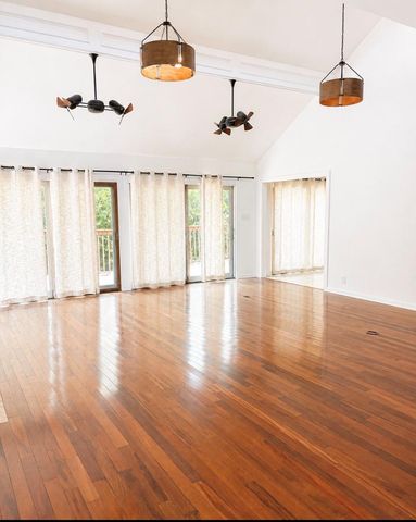 302 Meadow Creek DR, Pflugerville, TX 78660