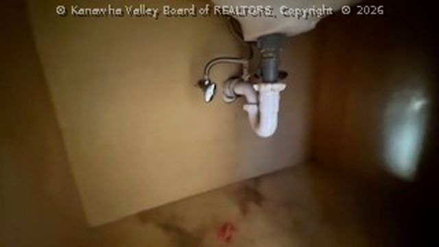 779 COOPERS CREEK Road, Charleston, WV 25312