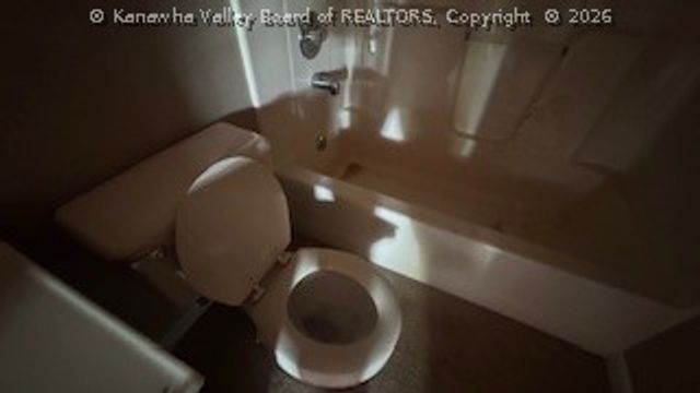 779 COOPERS CREEK Road, Charleston, WV 25312