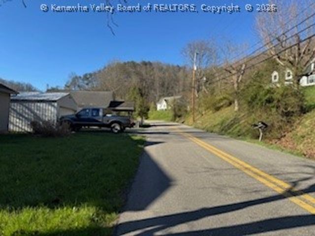 779 COOPERS CREEK Road, Charleston, WV 25312
