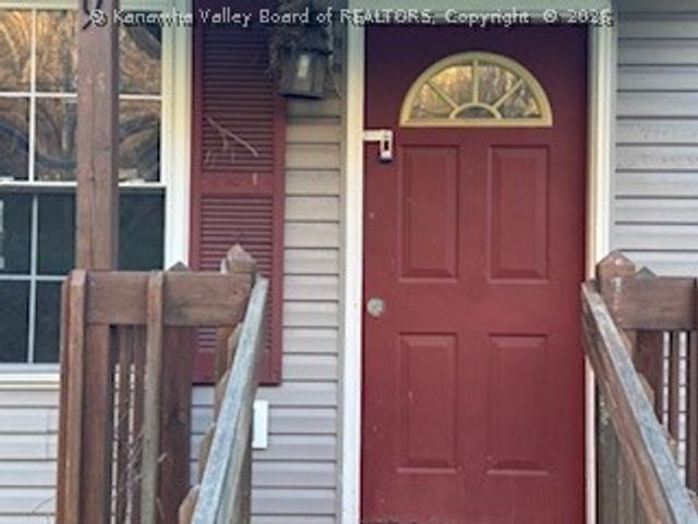 779 COOPERS CREEK Road, Charleston, WV 25312