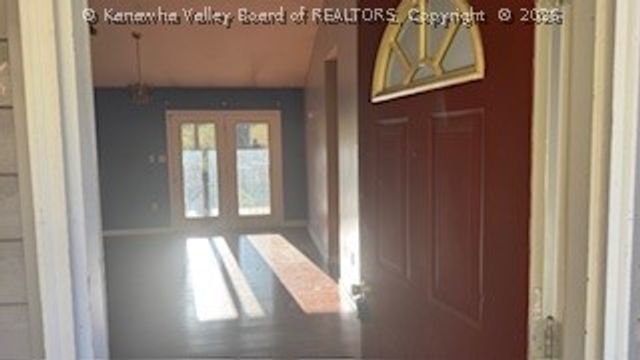 779 COOPERS CREEK Road, Charleston, WV 25312