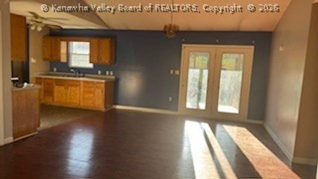 779 COOPERS CREEK Road, Charleston, WV 25312