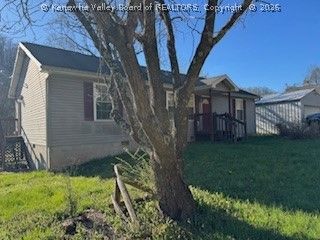 779 COOPERS CREEK Road, Charleston, WV 25312