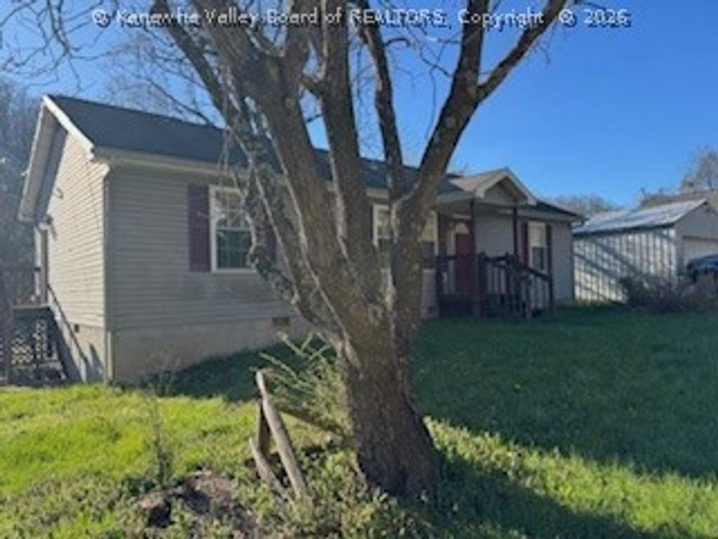 779 COOPERS CREEK Road, Charleston, WV 25312