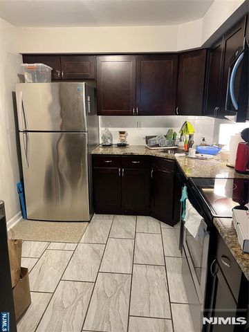 574 Windsor Drive 574, Palisades Park, NJ 07650