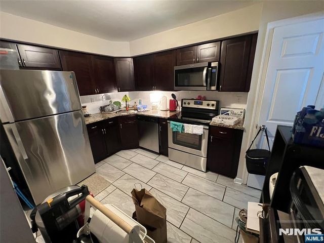 574 Windsor Drive 574, Palisades Park, NJ 07650