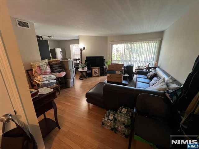 574 Windsor Drive 574, Palisades Park, NJ 07650