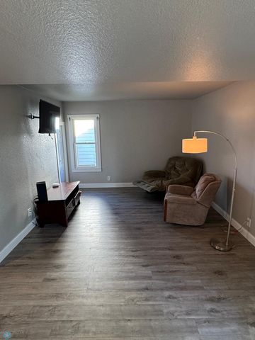 1418 12th Avenue S, Fargo, ND 58103