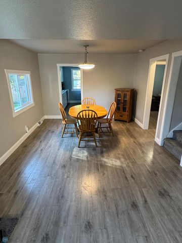 1418 12th Avenue S, Fargo, ND 58103